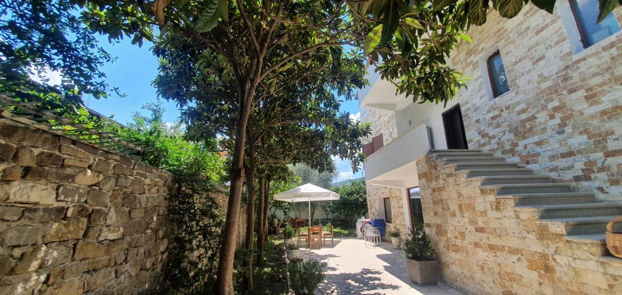 Xho'S Forest Guest House Berat Kültér fotó